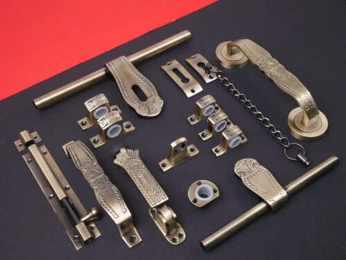 Royal Chain Brass Doorkit